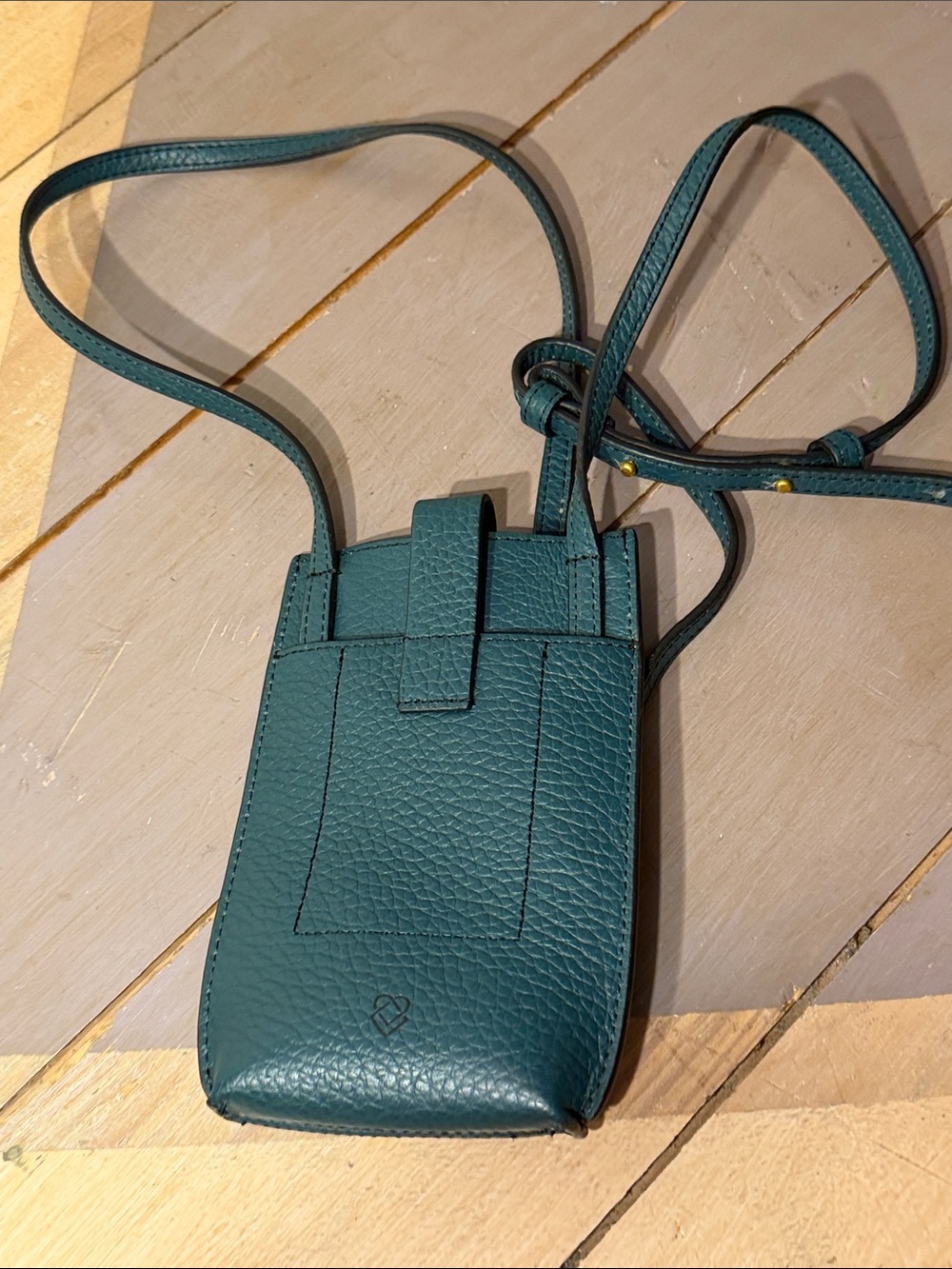 Liebeskind Berlin Mia Mobile Pouch Fairy Forest pebble leather magnetic closure